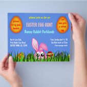 Kute Paasbunny en eieren in Grass Egg Hunt Flyer (Hand)