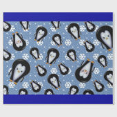 Kute pinguïns in de sneeuwschotel cadeaupapier (Vlak)