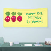 Kute radishes die trio-cartoon-groenten zingen spandoek (Beurs)