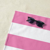 Kute roze en witte strepen, speciaal gepersonalise strandlaken (In situ)