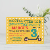 Kute scooter boys Birthday Invitations Kaart (Staand voorkant)
