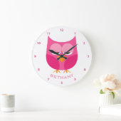 Kute slaperige roze bruin met getallen grote klok (Huis)