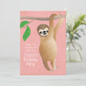 Kute Sloth Birthday Party Hang roze uit Kaart (Staand voorkant)