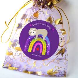 Kute Sloth Rainbow Paars niet snel genoeg Ronde Sticker