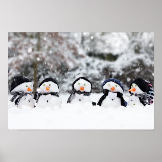 Kute sneeuwmannen gekleed voor de winter poster (Voorkant)