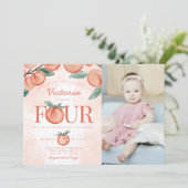 Kute Sweet Peach die VIER 4e verjaardag geeft Kaart (Staand voorkant)