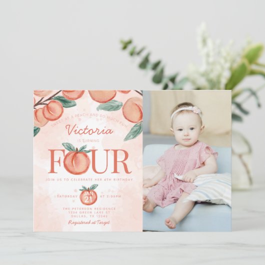 Kute Sweet Peach die VIER 4e verjaardag geeft Kaart (Staand voorkant)