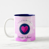 Kute Thankful en Gezegend Hart Voeg Jouw naam Roze Tweekleurige Koffiemok (Links)