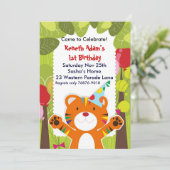 Kute tijger in oerwoud verjaardagsfeestuitnodiging kaart (Staand voorkant)
