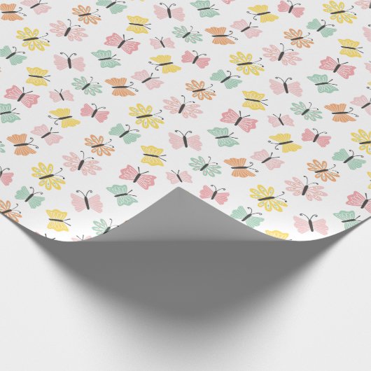 Kute vlinders in pastelkleuren op wit cadeaupapier (Hoek)