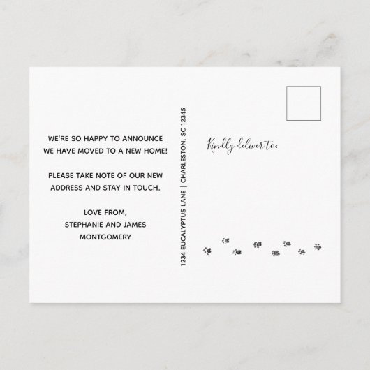 Kute Walking Paw Drukt Moderne Manuscript Beweging Aankondigingskaart (Achterkant)