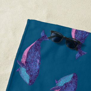 Kute Whale Trekpatroon in Ocean Blue Strandlaken