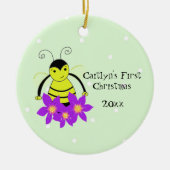 Kute Whimsical Bee Baby's eerste kerstmis Keramisch Ornament (Voorkant)