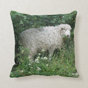 Kute White Fluffy Sheep Eving Pillow Kussen