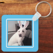 Kute White Puppy Dog met paashaas blauw Sleutelhanger (Achterkant)