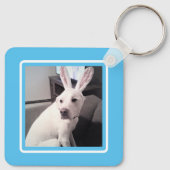Kute White Puppy Dog met paashaas blauw Sleutelhanger (Achterkant)