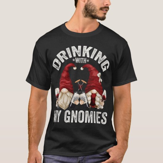 Kute Wine Gnomen Drink graag met mijn Gnomies Fu T-shirt (Voorkant)