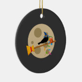 Kute Witch's Crow on a Broom Spreading Snoepjes Keramisch Ornament (Rechts)