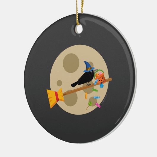 Kute Witch's Crow on a Broom Spreading Snoepjes Keramisch Ornament (Links)