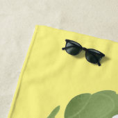 Kute zingende artisjokken plantaardige cartoon strandlaken (In situ)