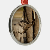 Kutest Baby Animals | Baby Elephant & Mama Metalen Ornament (Rechts)