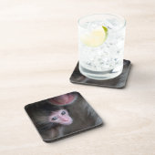 Kutest Baby Animals | Baby Macaque Monkey en moede Bier Onderzetter (Rechterzijde)