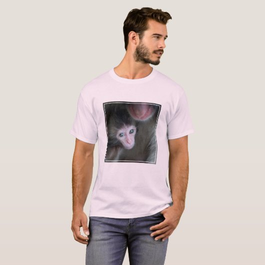 Kutest Baby Animals | Baby Macaque Monkey en moede T-shirt (Voorkant volledig)