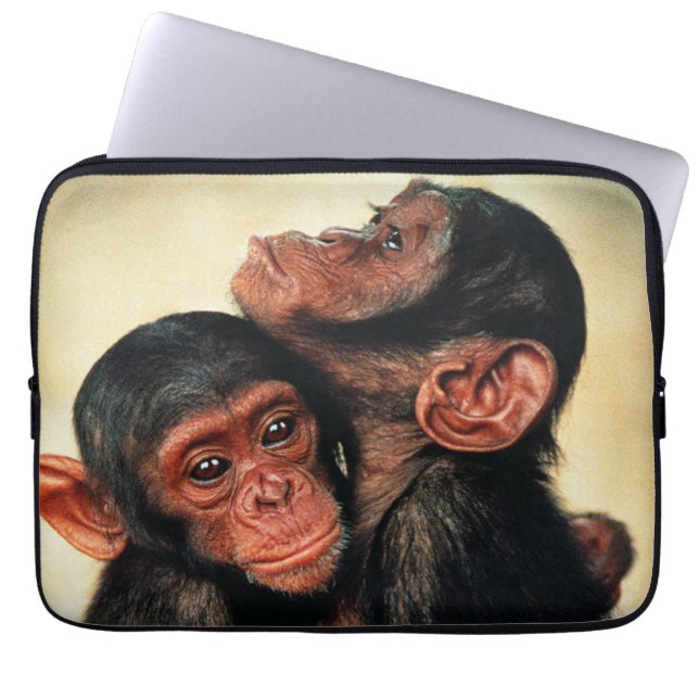 Kutest Baby Animals | Chimpansee Hug Laptop Sleeve (Voorkant)