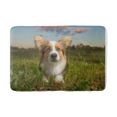 Kutest Baby Animals | Corgi in Cloudy Yard Badmat (Voorkant)