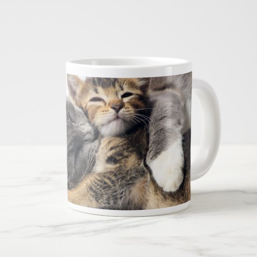 Kutest Baby Animals | Cute Kitten Hug Grote Koffiekop (Voorkant rechts)