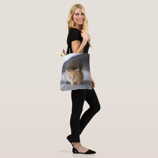 Kutest Baby Animals | Fluffy Oranje Kitten Tote Bag (Op model)
