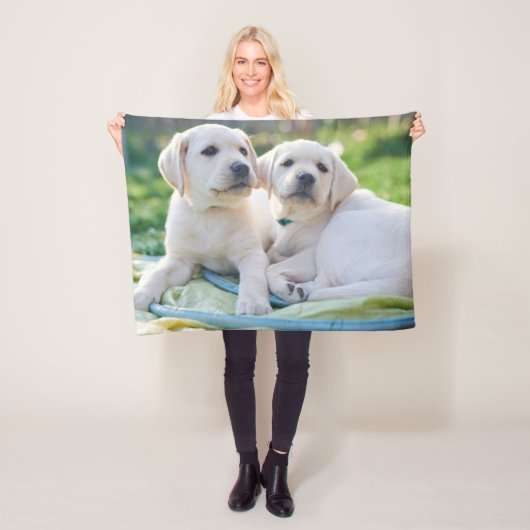 Kutest Baby Animals | Gele labrador Retrievers Fleece Deken (In situ)