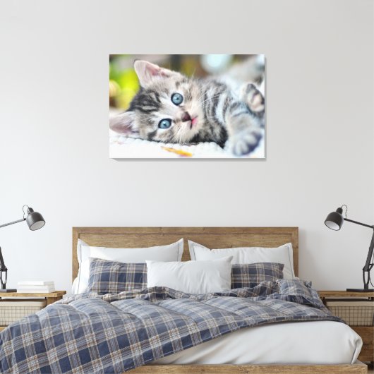 Kutest Baby Animals | Keuken met blauwe ogen Canvas Afdruk (Insitu (Slaapkamer))