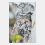 Kutest Baby Animals | Keuken met blauwe ogen Theedoek (Verticaal)