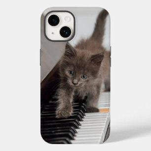 Kutest Baby Animals   Keuten op Piano Case-Mate iPhone 14 Hoesje