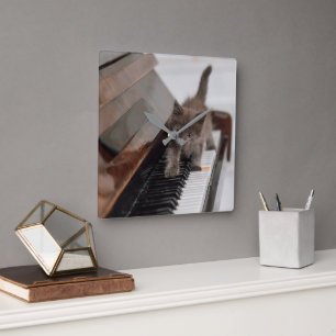 Kutest Baby Animals   Keuten op Piano Vierkante Klok