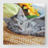 Kutest Baby Animals | Kitten Lounging Vierkante Klok (Voorkant)