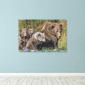 Kutest Baby Animals | Kodiak Mama Beer & Cubs Canvas Afdruk (Insitu (Houten vloer))