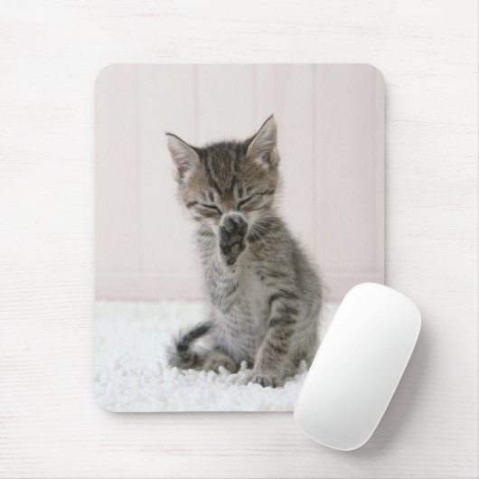Kutest Baby Animals | Licking Tabby Kitten Muismat (Met muis)