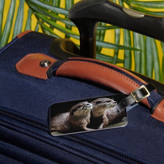 Kutest Baby Animals | Otters Holding Hands Bagagelabel (Voorkant Insitu 3)