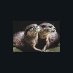 Kutest Baby Animals | Otters Holding Hands Canvas Afdruk<br><div class="desc">Dit schattige afbeelding van Getty babybeestjes heeft twee otters die handen vasthouden.</div>
