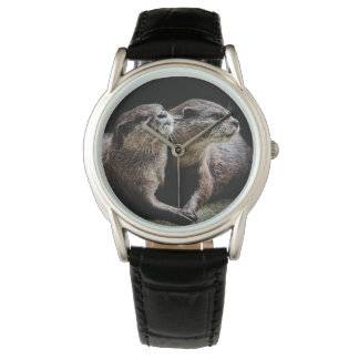 Kutest Baby Animals | Otters Holding Hands Horloge