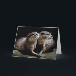 Kutest Baby Animals | Otters Holding Hands Kaart<br><div class="desc">Dit schattige afbeelding van Getty babybeestjes heeft twee otters die handen vasthouden.</div>