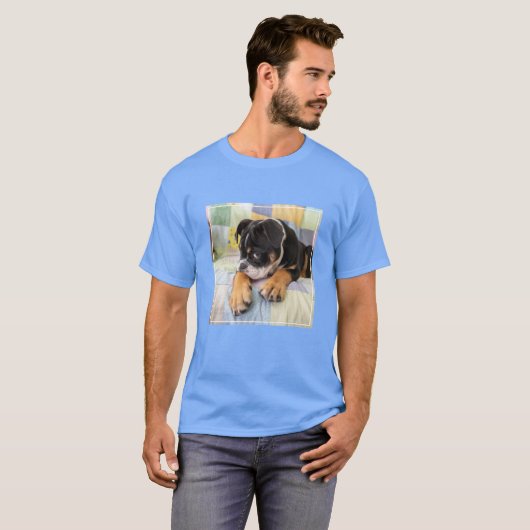Kutest Baby Animals | Shy Old English Bulldog T-shirt (Voorkant volledig)