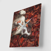 Kutest Baby Animals | Spaniel in najaarsbladeren Vierkante Klok (Hoek)