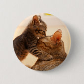Kutest Baby Animals | Tabby Kitten Kiss Ronde Button 5,7 Cm (Voorkant)