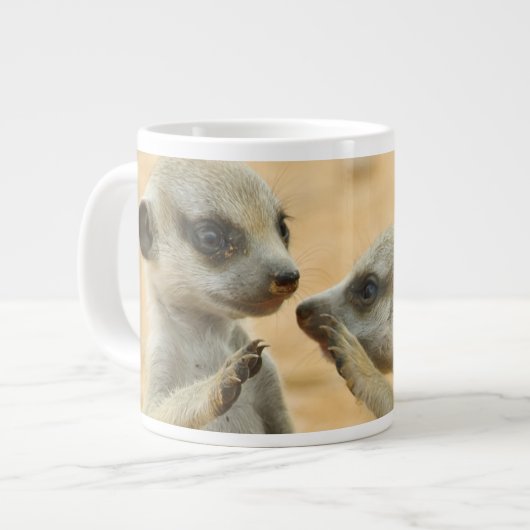 Kutest Baby Animals | Twee jonge Meerkats Grote Koffiekop (Links)