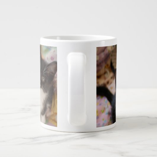 Kutest Baby Animals | Zwarte en witte Kittens Grote Koffiekop (Achterkant)