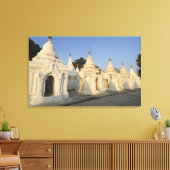 Kuthodaw Pagoda in Mandalay, bekend als de Canvas Afdruk (Insitu (Woonkamer))