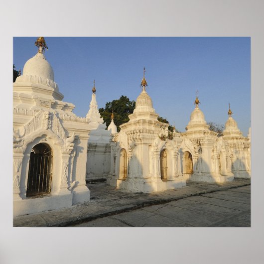Kuthodaw Pagoda in Mandalay, bekend als de Poster (Voorkant)